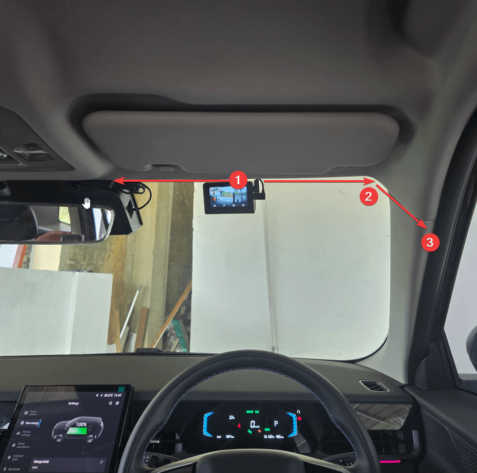 Rute kabel dashcam dari kaca depan ke pilar A Jaecoo J5