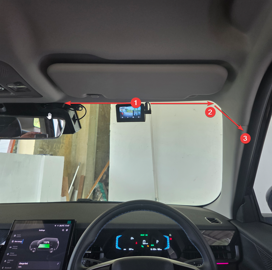 Rute kabel dashcam dari kaca depan ke pilar A Jaecoo J5