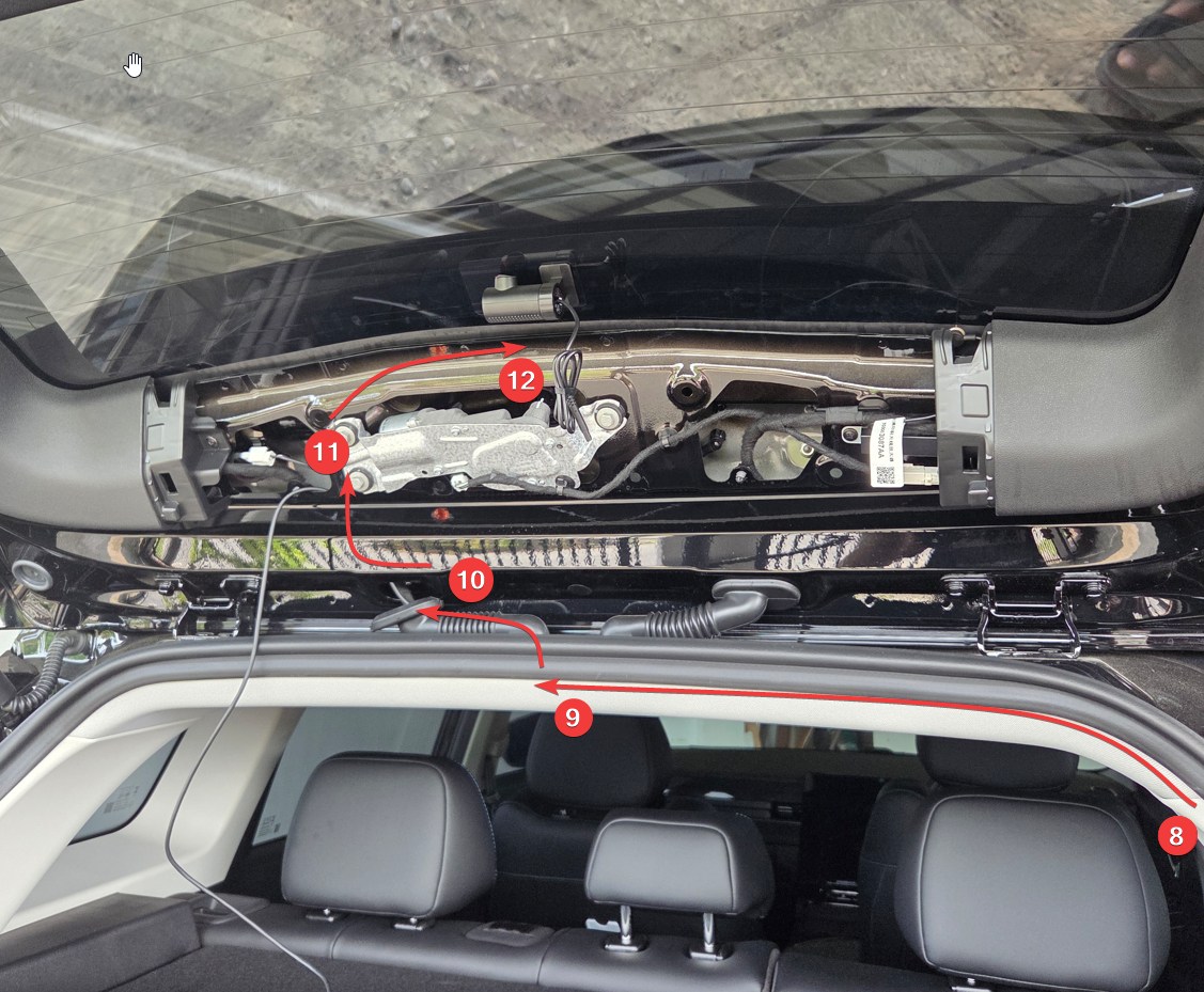 Rute kabel dashcam melalui pintu bagasi Jaecoo J5